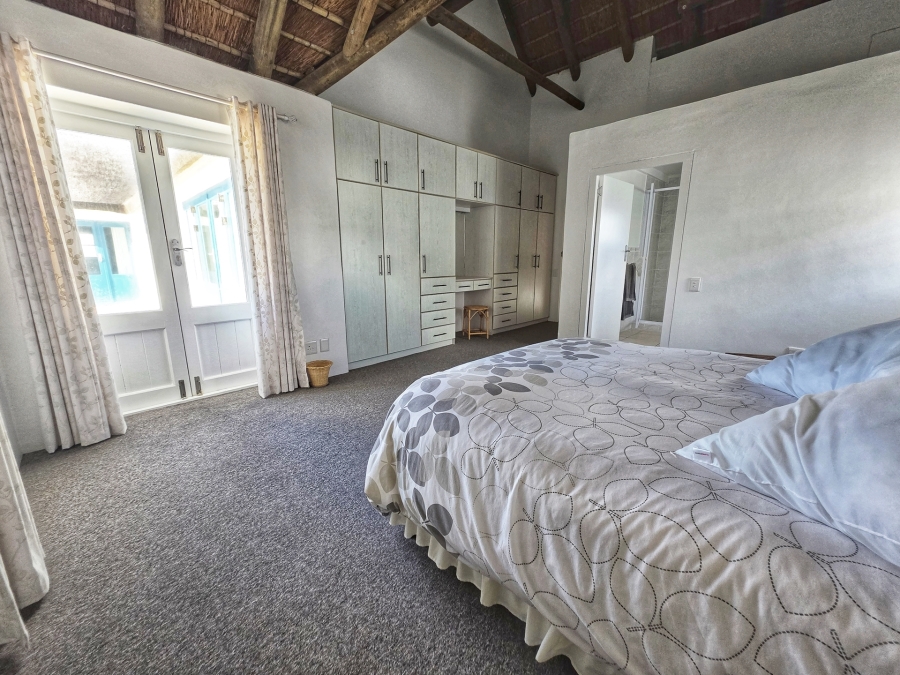 5 Bedroom Property for Sale in Struisbaai Western Cape